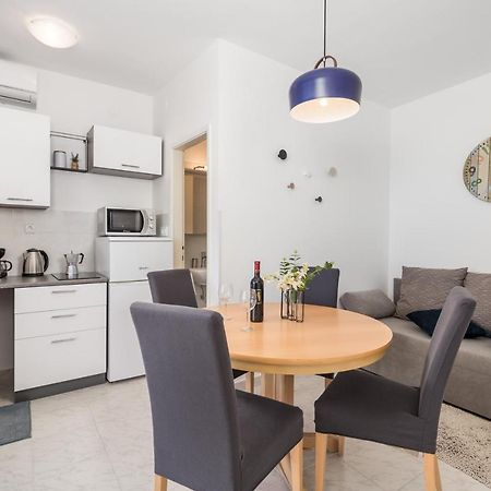 Apartments Vilma Опатия Екстериор снимка