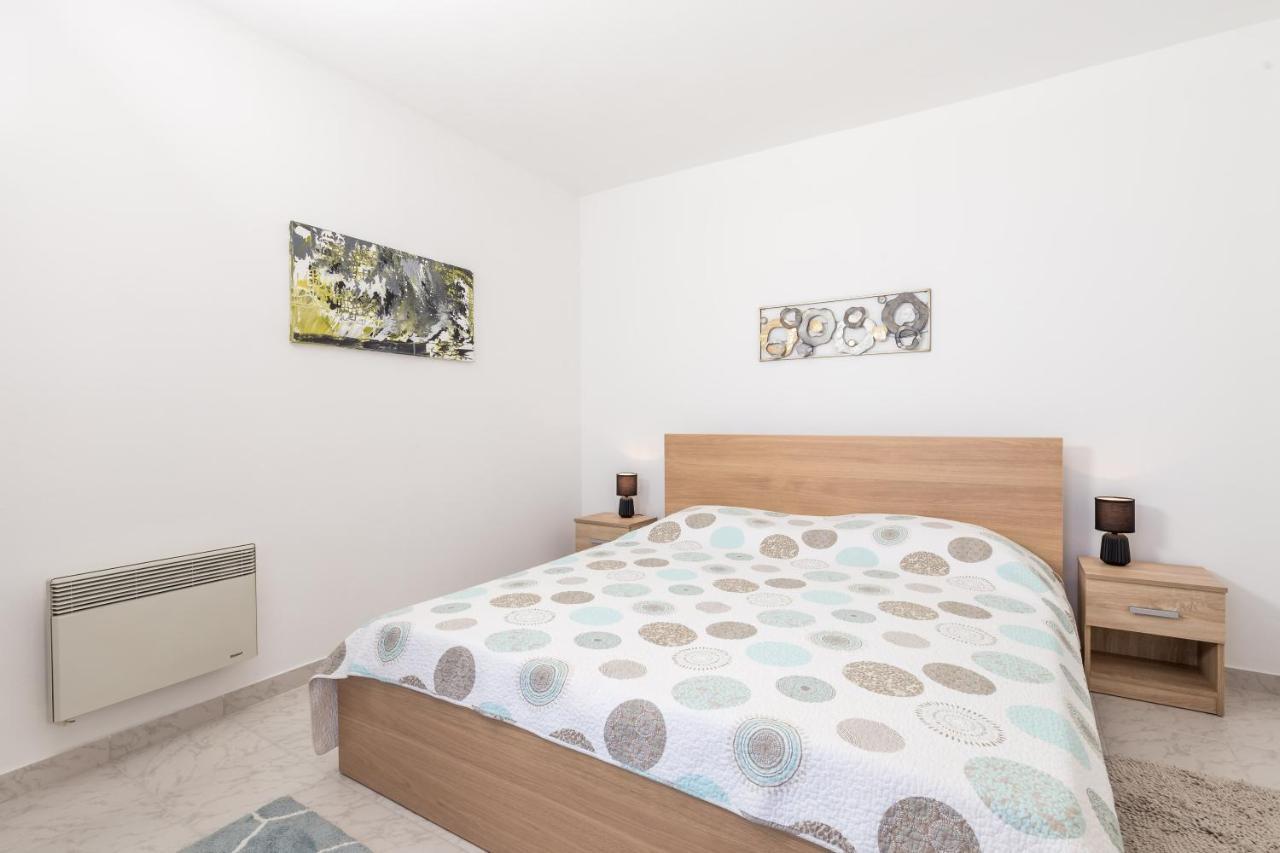Apartments Vilma Опатия Екстериор снимка