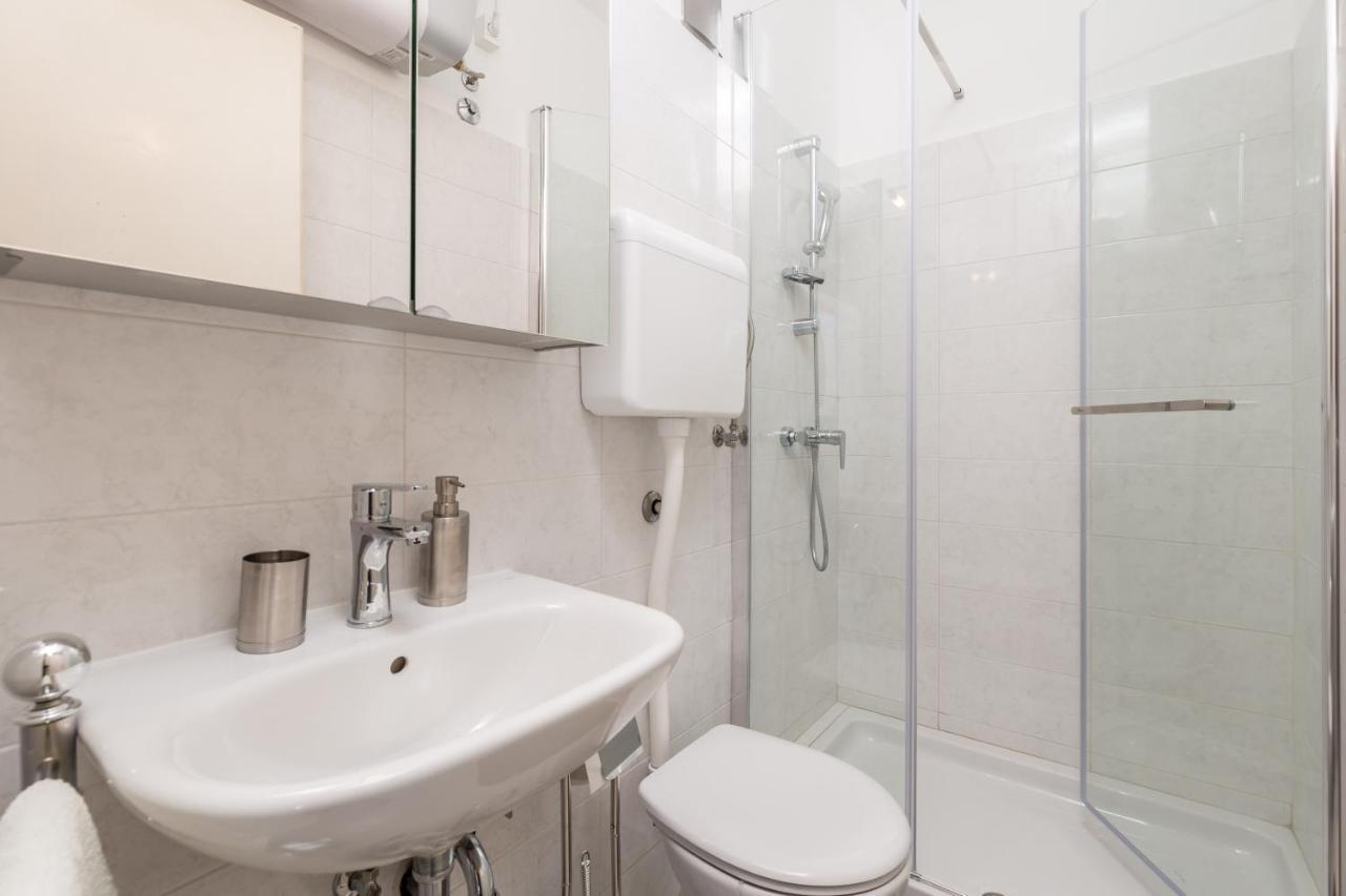 Apartments Vilma Опатия Екстериор снимка