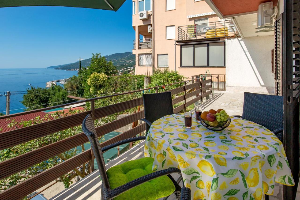 Apartments Vilma Опатия Екстериор снимка