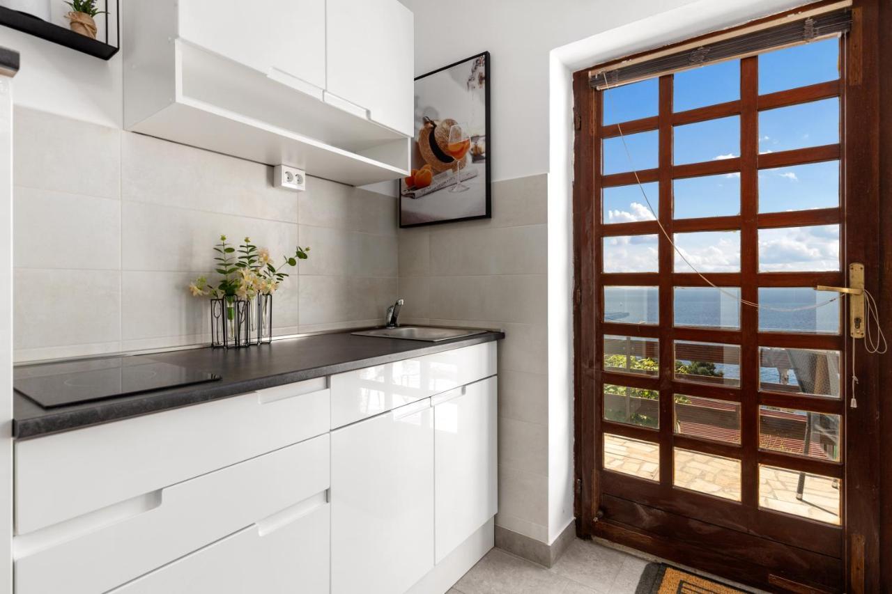 Apartments Vilma Опатия Екстериор снимка