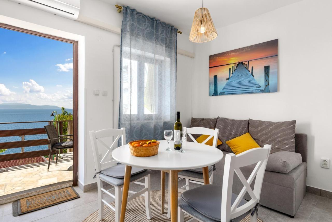Apartments Vilma Опатия Екстериор снимка