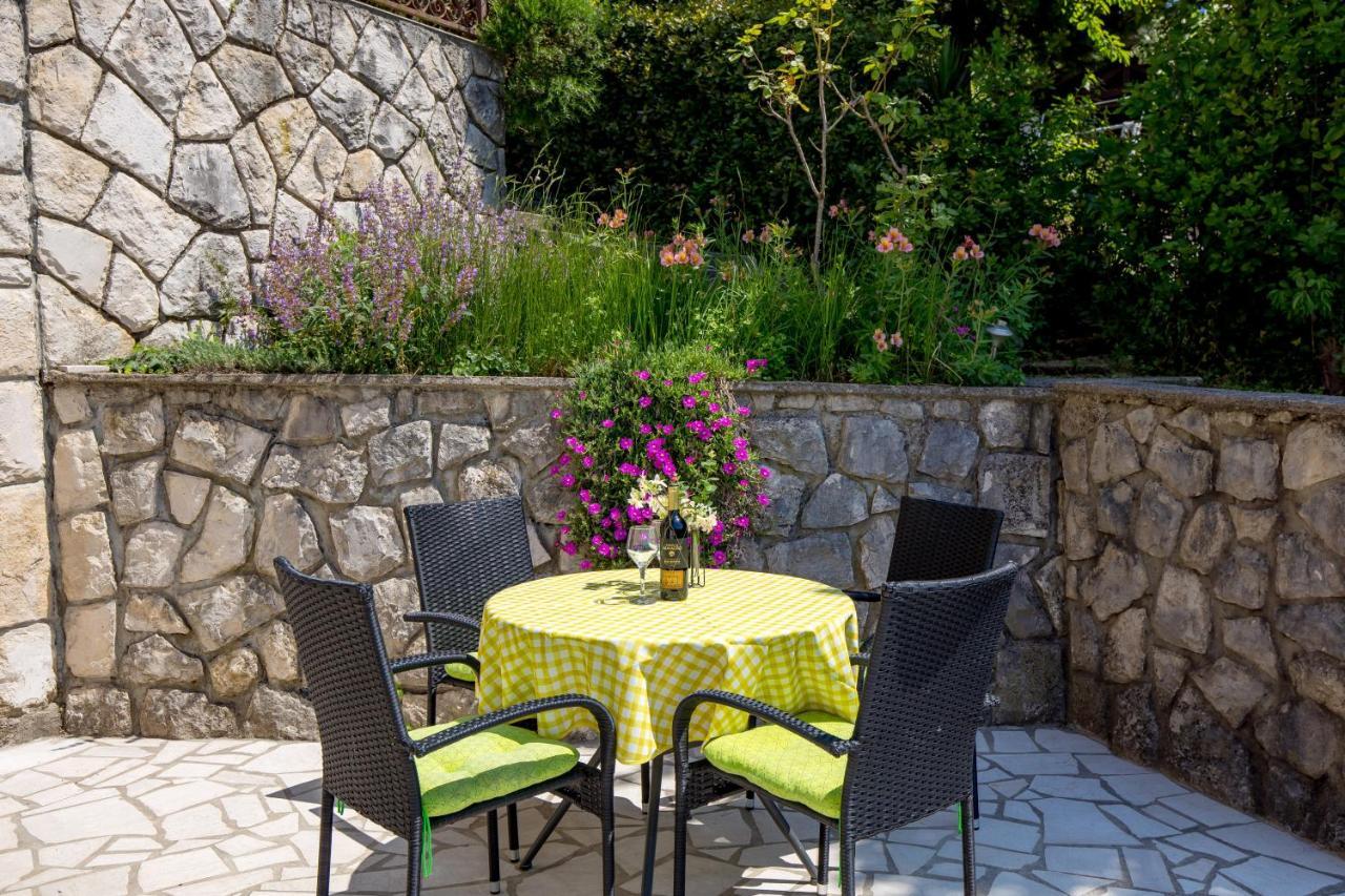 Apartments Vilma Опатия Екстериор снимка