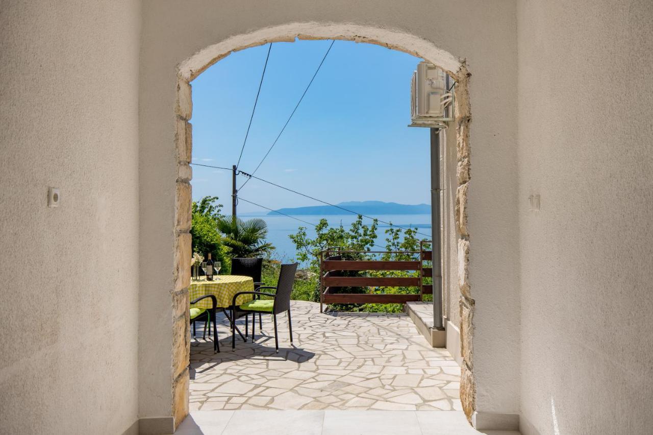 Apartments Vilma Опатия Екстериор снимка