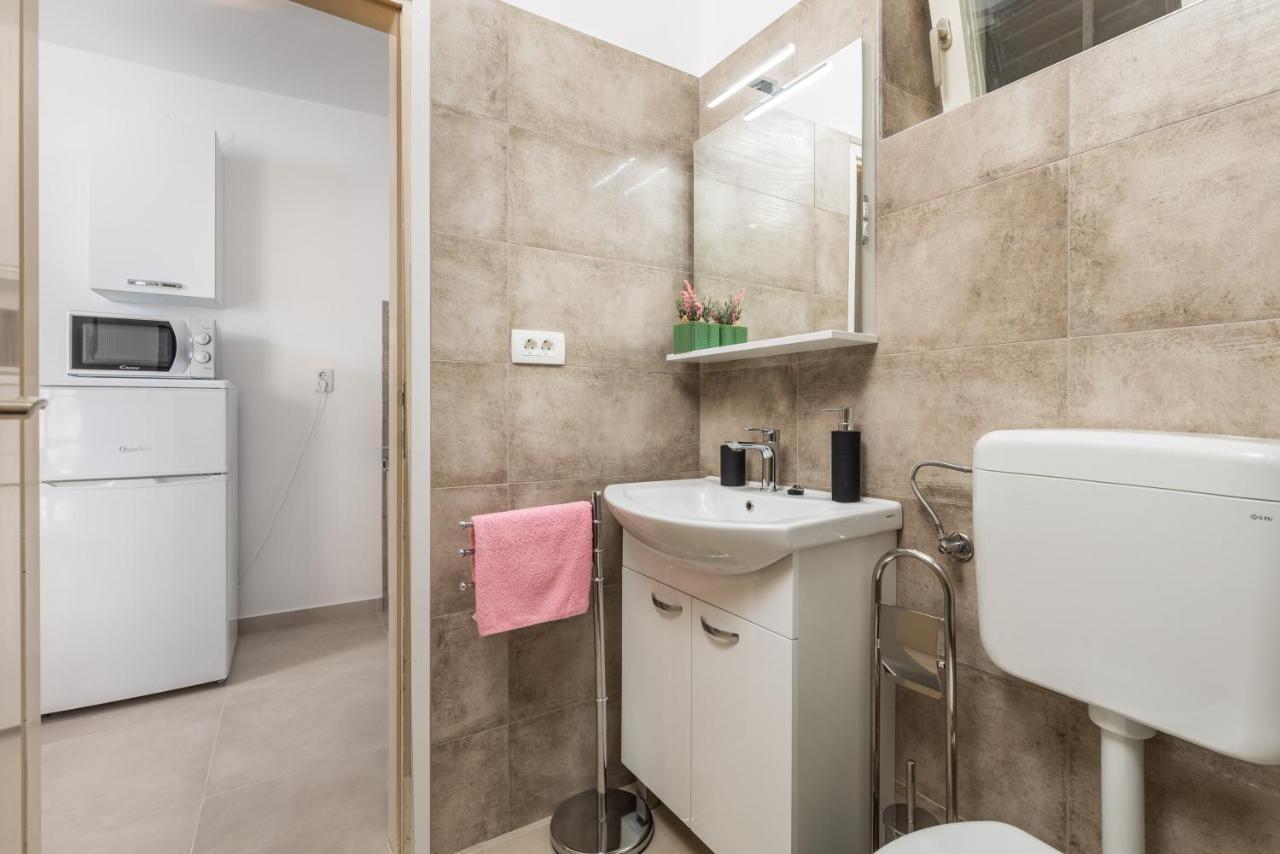 Apartments Vilma Опатия Екстериор снимка