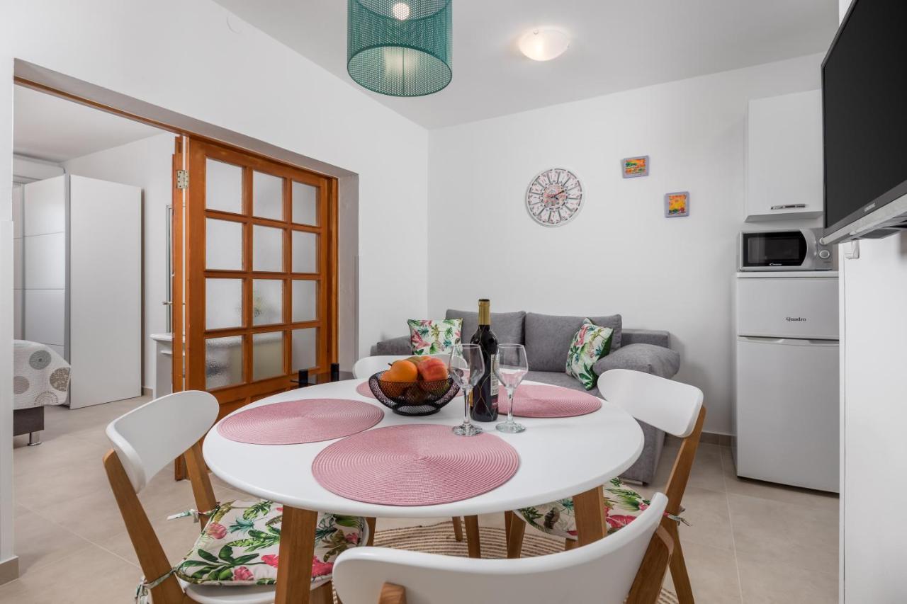Apartments Vilma Опатия Екстериор снимка