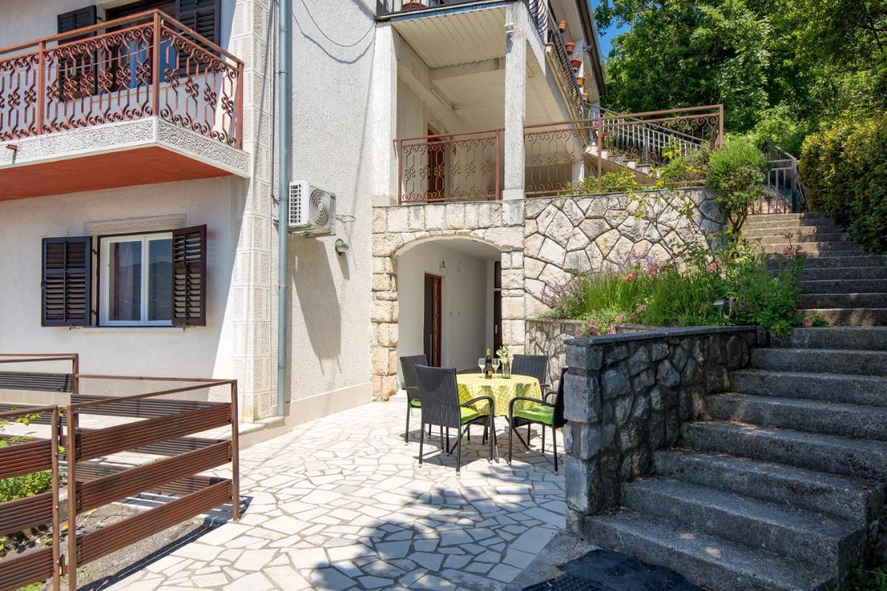 Apartments Vilma Опатия Екстериор снимка